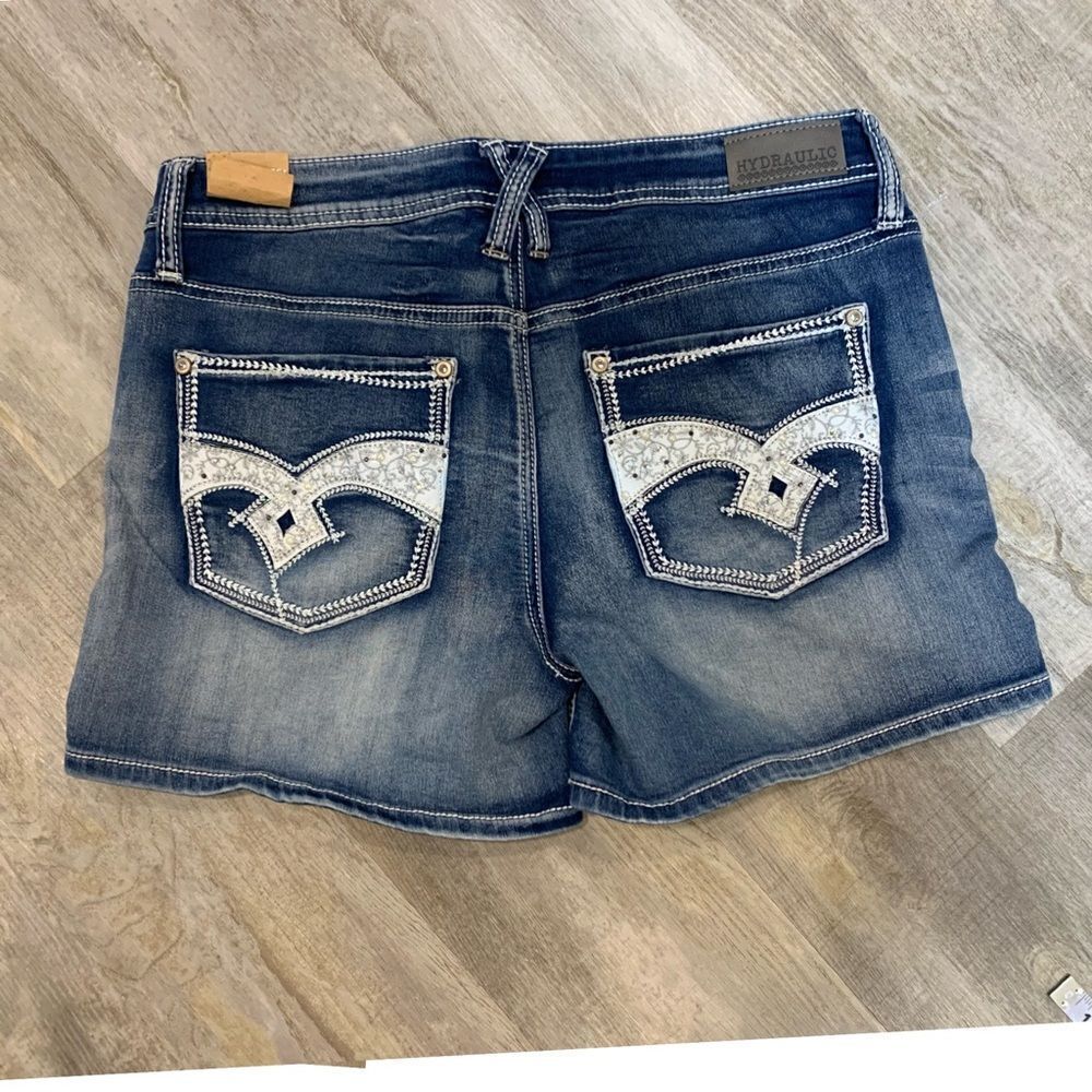 NWT Hydraulic Daily low rise/ultra soft/stretchy distressed jean shorts - Picture 7 of 12